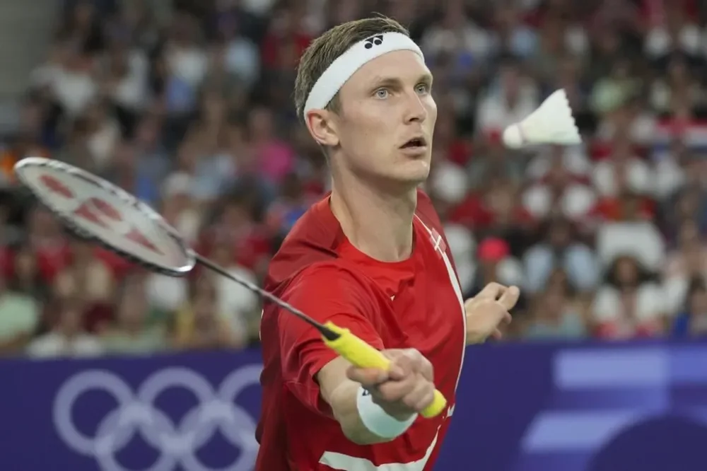 Master Badminton Shots: Techniques and Tips for Beginners