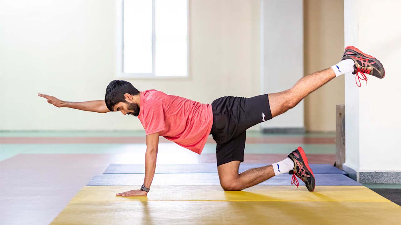 Best Home Exercises for Badminton Players